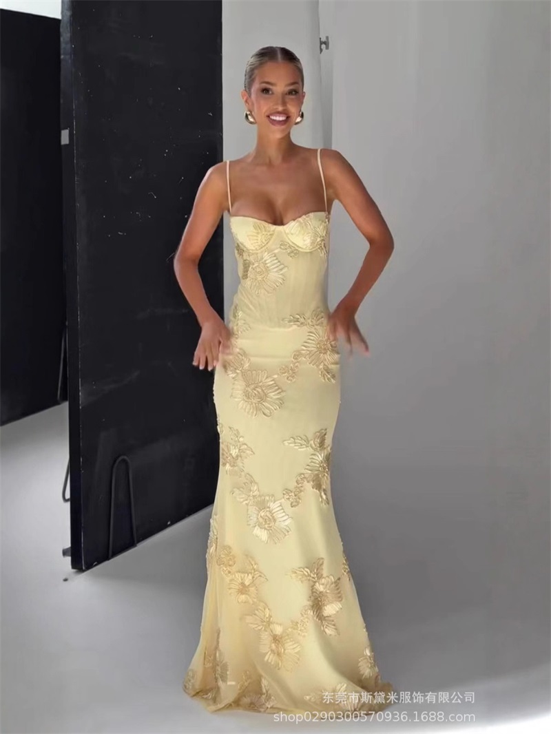 Women'S Holiday Formal Wear - ชุดราตรีปักลายสีเหลืองสำหรับผู้หญิง ชุดคอร์เซ็ทเซ็กซี่แบบไม่มีแขน สีดำ น้ำเงิน แดงเบอร์กันดี ชุดราตรียาวสำหรับงานปาร์ตี้