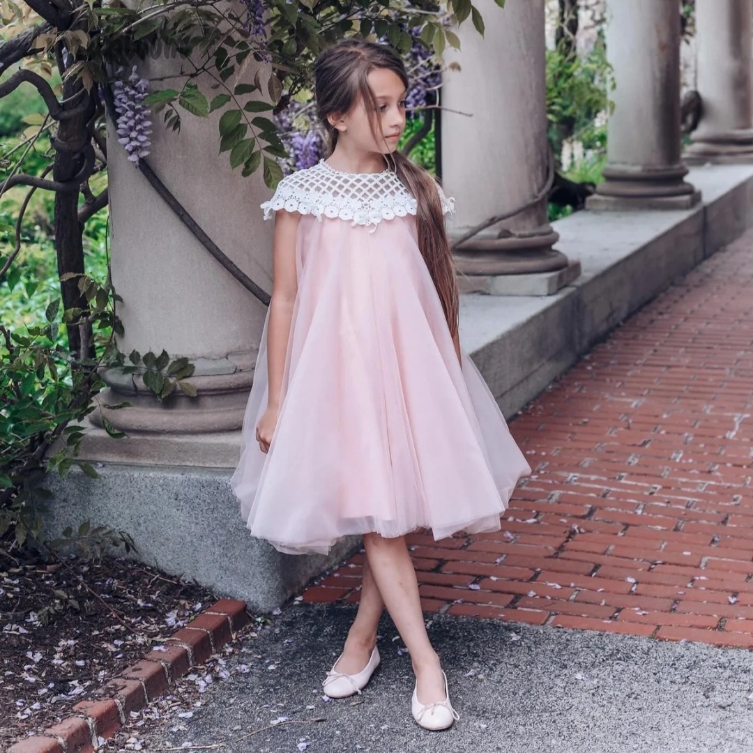ชุดเดรสเด็กผู้หญิงแบบกำหนดเอง  - Formal Attire Woman บทวิจารณ์และราคา